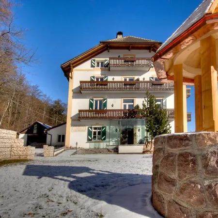 Waldquell Collalbo
